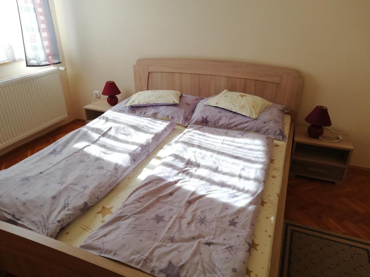 Imola Es Andrea Apartmanhaz Apartment Hajduszoboszlo Luaran gambar