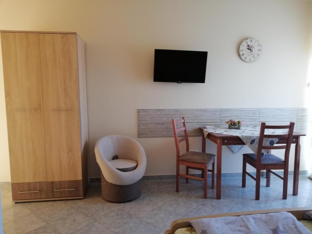 Imola Es Andrea Apartmanhaz Apartment Hajduszoboszlo Luaran gambar