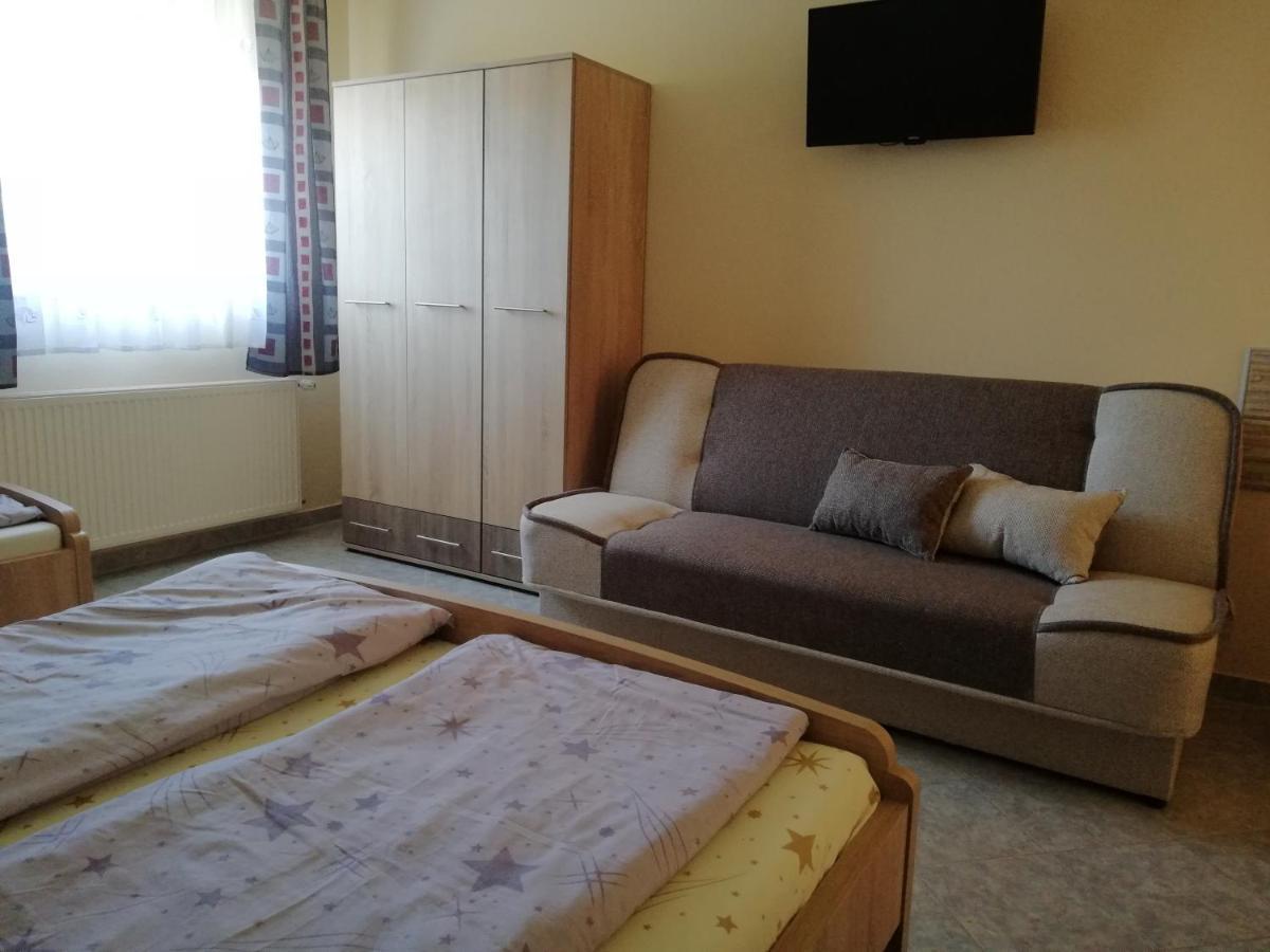 Imola Es Andrea Apartmanhaz Apartment Hajduszoboszlo Luaran gambar