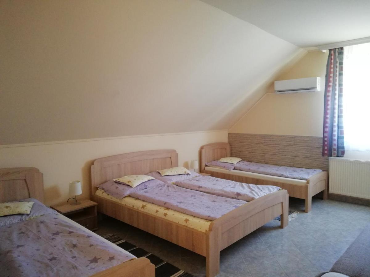 Imola Es Andrea Apartmanhaz Apartment Hajduszoboszlo Luaran gambar