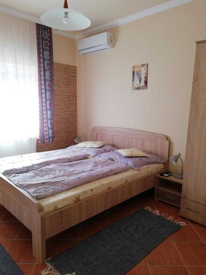 Imola Es Andrea Apartmanhaz Apartment Hajduszoboszlo Luaran gambar