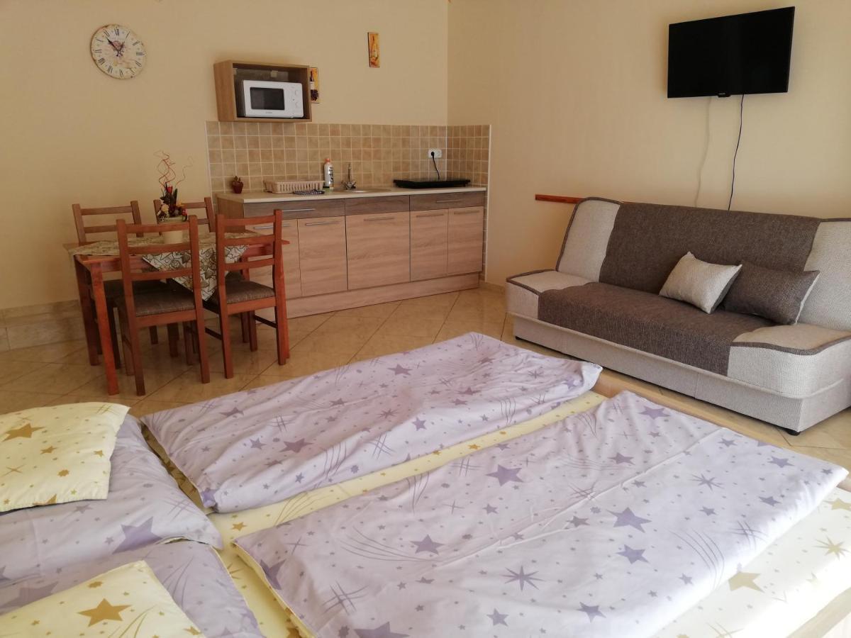 Imola Es Andrea Apartmanhaz Apartment Hajduszoboszlo Luaran gambar