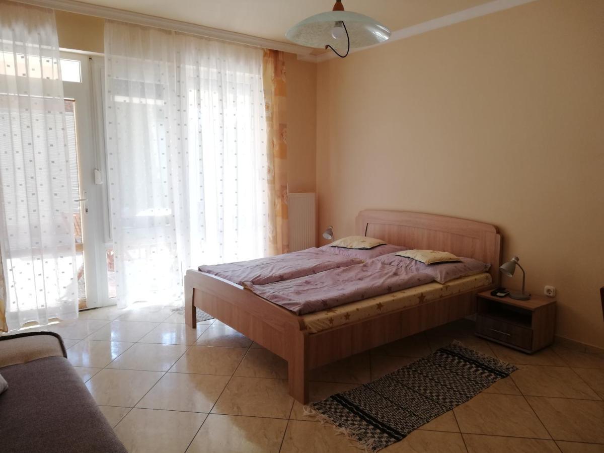 Imola Es Andrea Apartmanhaz Apartment Hajduszoboszlo Luaran gambar